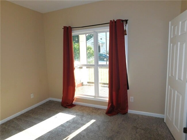 Photo - 1005 Linam Ave SE