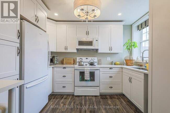 Photo - 713 King St Unit 1