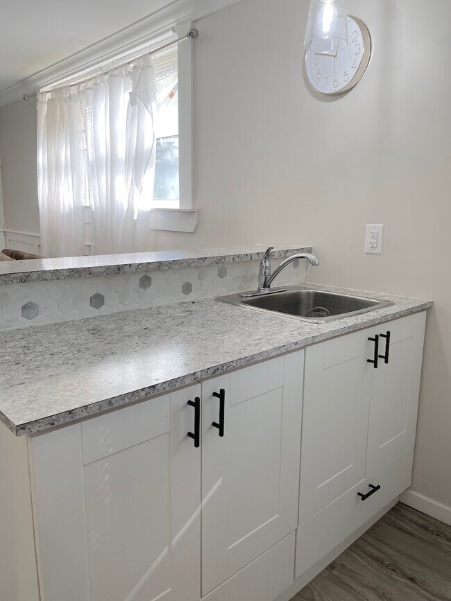 Photo - 1495 Gladstone Ave Unit 101