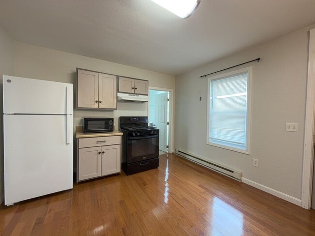 Photo - 31-33-33 Saranac St Unit 31