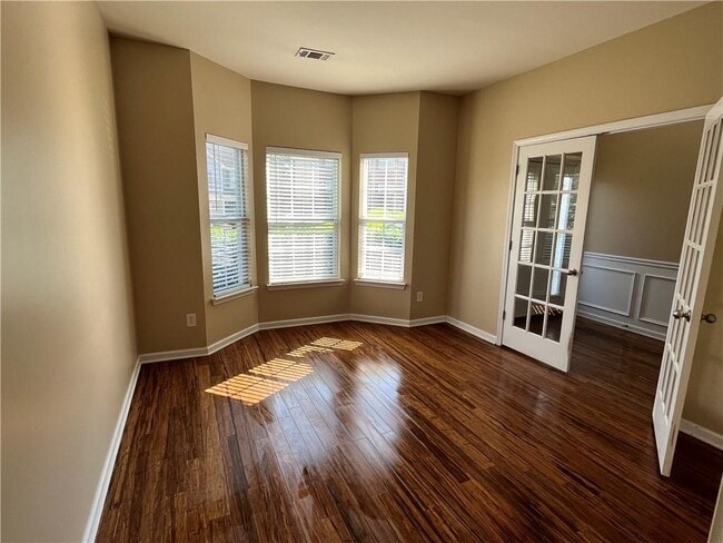 Photo - 1265 Wondering Way