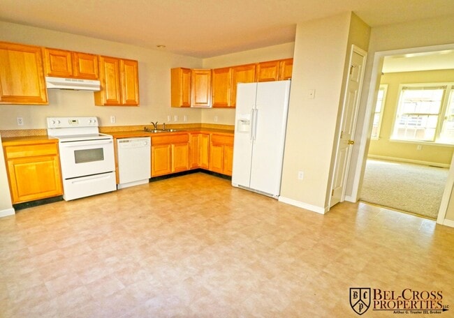 Photo - 2 Bedroom, 2.5 Bath Townhome Near Med Center - Available 07/04/2026