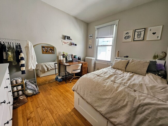 Photo - 2942 N Frederick Ave Unit 2942