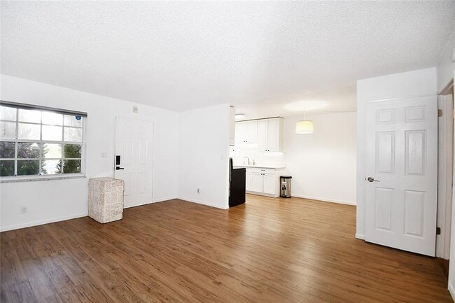 Photo - 900 NE 26th St Unit 7
