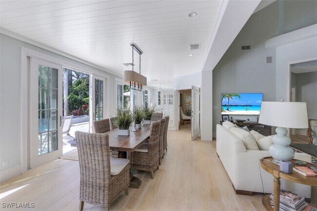 Photo - 154 4th Ave N