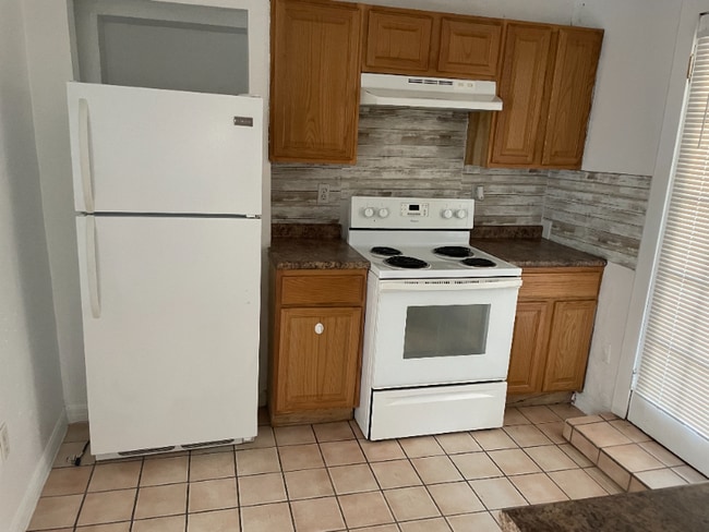 Photo - 5767 Lakeville Rd