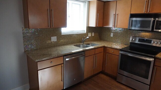 Photo - 2427 Vail Ave