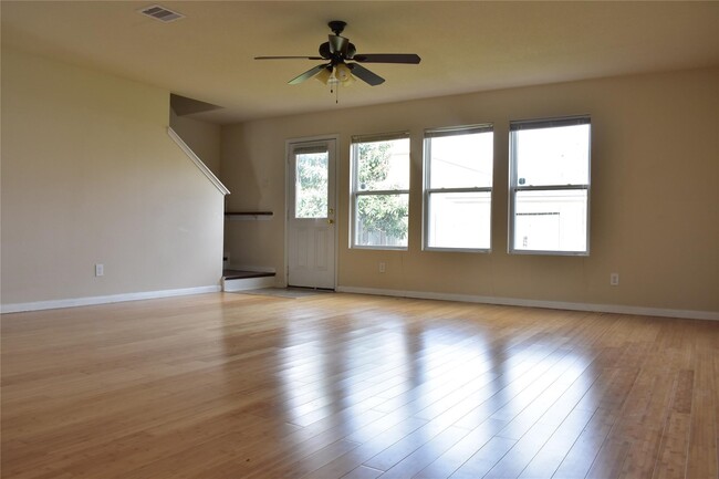 Photo - 3610 Barkers Crossing Ave