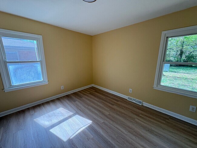 Photo - Adorable 3 Bedroom Home!!