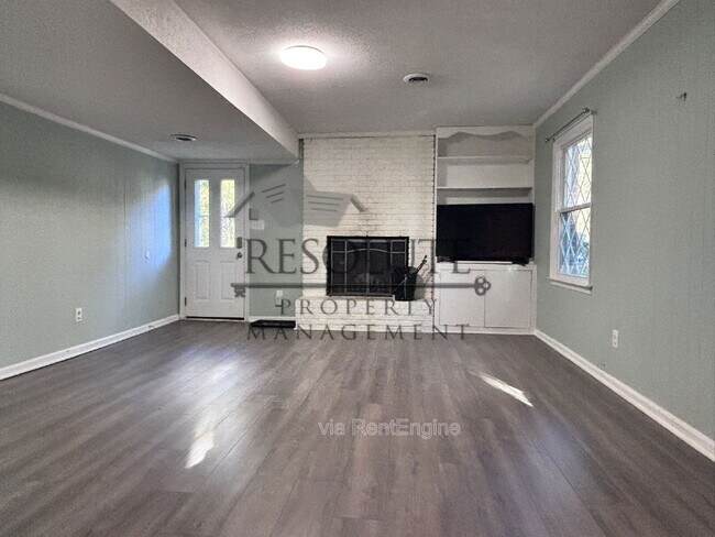 Photo - 1200 Brucemont Dr