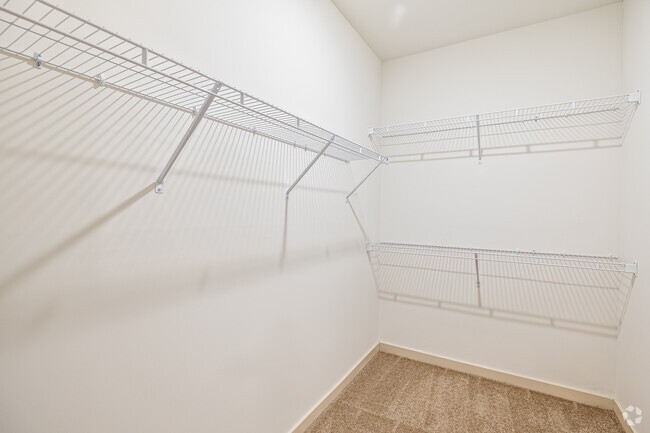 Blue Ridge - 3BR, 3BA - 1,445SF - Primary Closet