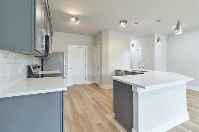 Photo - 9101 Noel St