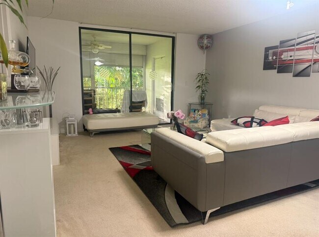 Photo - 7420 NW 18th St Unit 203