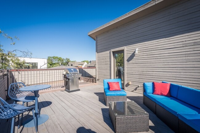 Photo - Henderson Ave Townhome with Rooftop Skyline Views