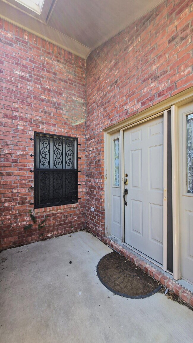 Photo - 5704 York Ave