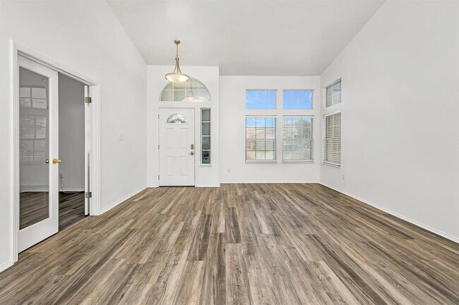 Spacious 4 Bedroom, 2 Bathroom Home!