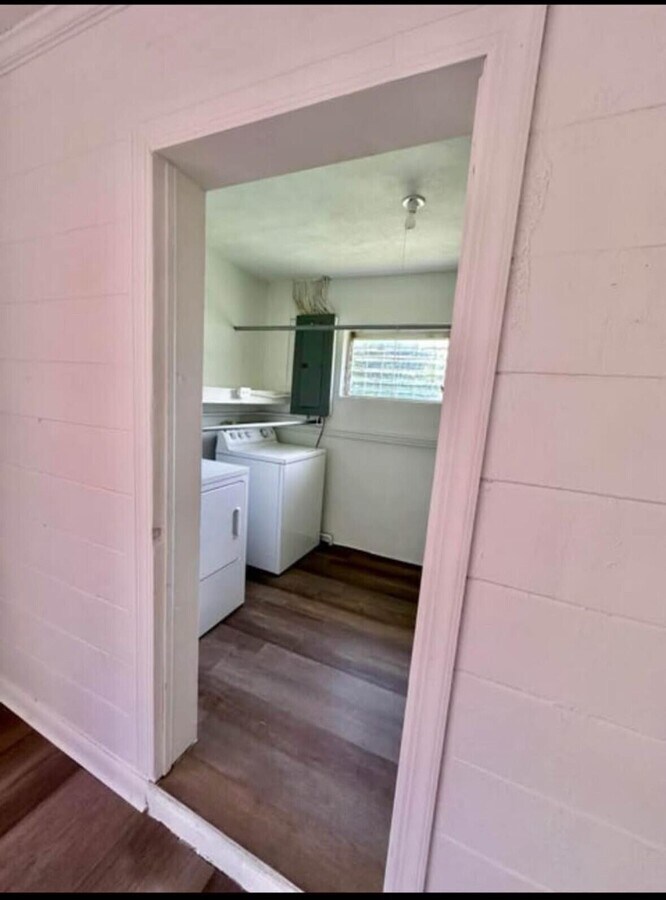 Photo - 3301 Ave I House