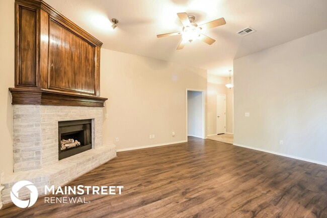 Photo - 2100 NE 4th St