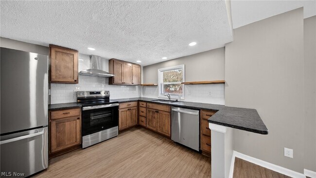 Photo - 11015 Clarke Rd