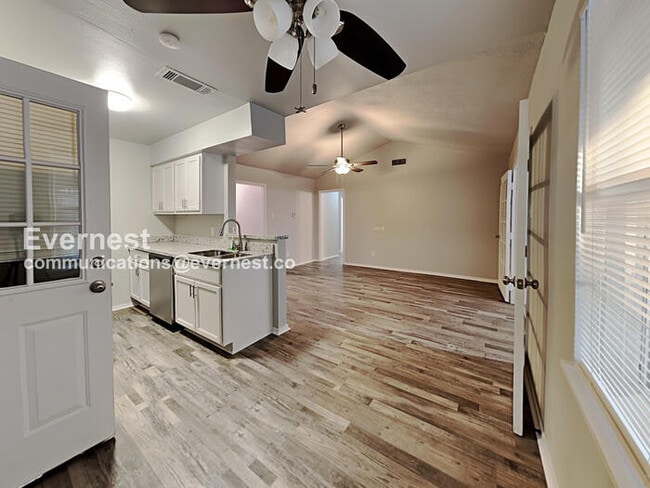 Photo - 5242 Grace Point Ln