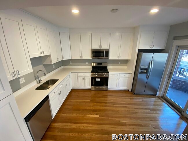 Photo - 190 Kelton St Unidad 1