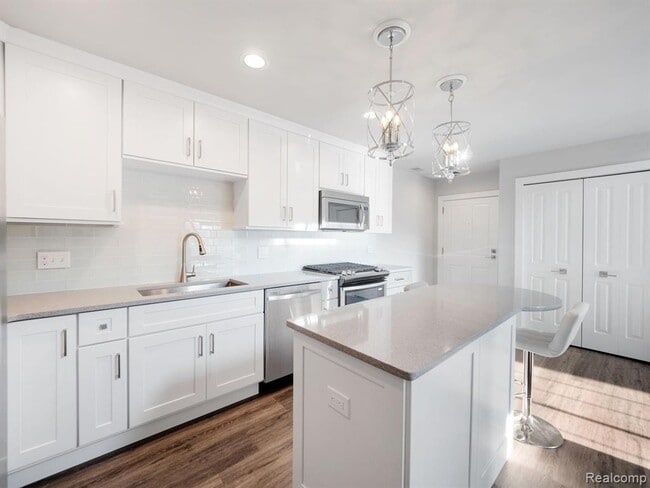 Photo - 662 Purdy St Unit 217