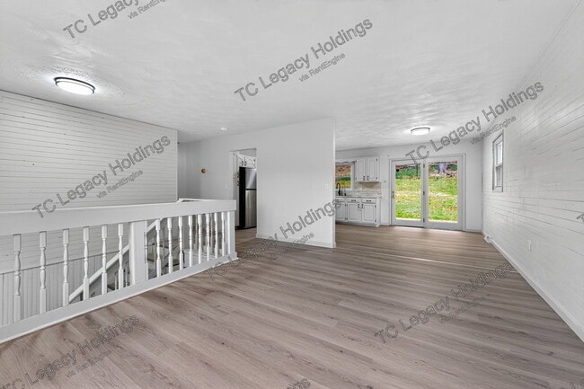 320 Diamond Ave