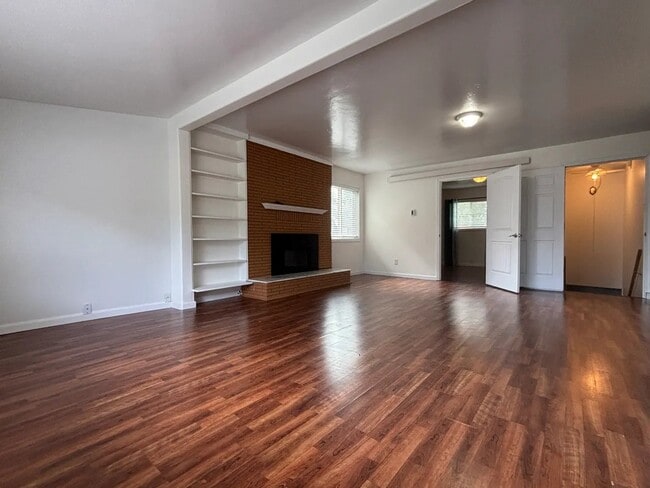 Photo - 239 E 6th Ave