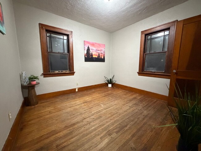 Photo - 2 bed, 1 bath home for rent in Waterloo