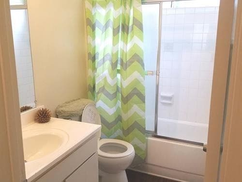 Photo - 630 E. 97th St.