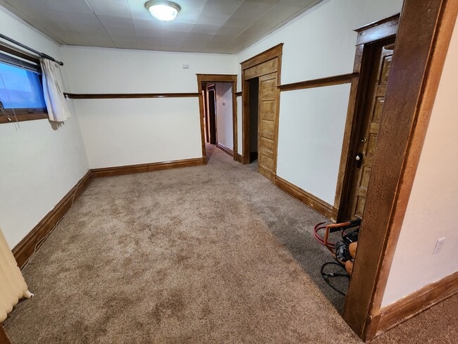 Building Photo - 2217 John Ave Unit 2 Rental