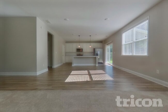 Photo - 73 Leyland Ct