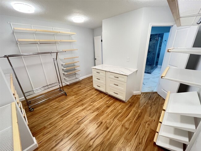 Photo - 4006 Breakwood Dr
