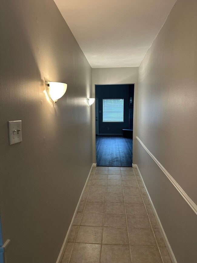 Building Photo - 2015 Adams St Rental