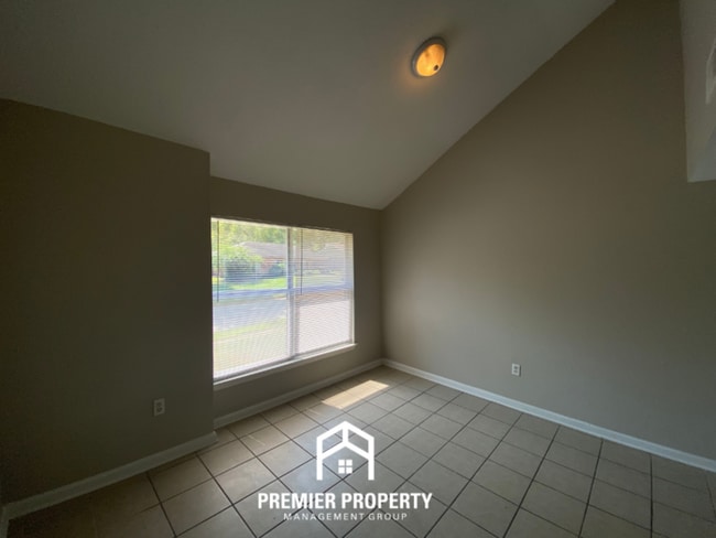 Photo - 4196 Crain Rd