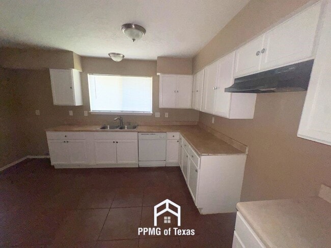 Building Photo - 8607 Hickory Branch Ln