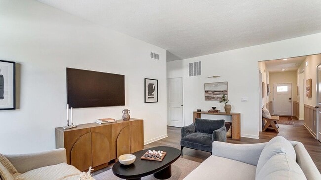 Photo - 406 Emily Dr