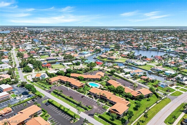 Photo - 35 Greenbrier St Unit 6-102