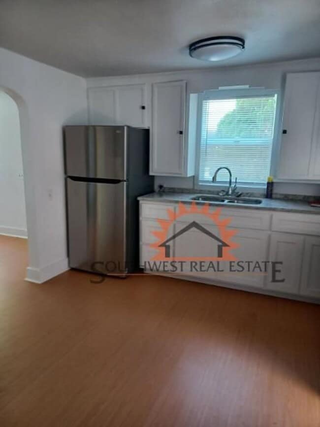 Photo - Charming 2 bedroom 1 bathroom home