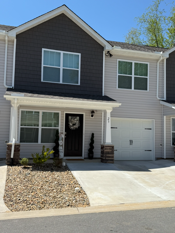 Photo - 23 Virginia Cmns Dr Townhome