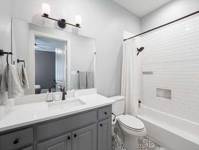 Photo - open concept 4bd - rent to own