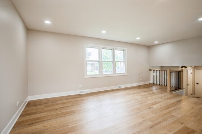 Photo - 1401 Volkamer Trail