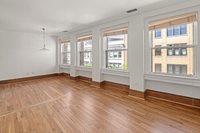 55 1/2 Haywood St, Apt 3B