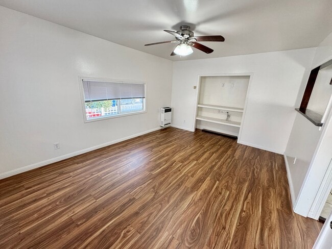 Photo - 5223 De Longpre Ave Unit 5223.5