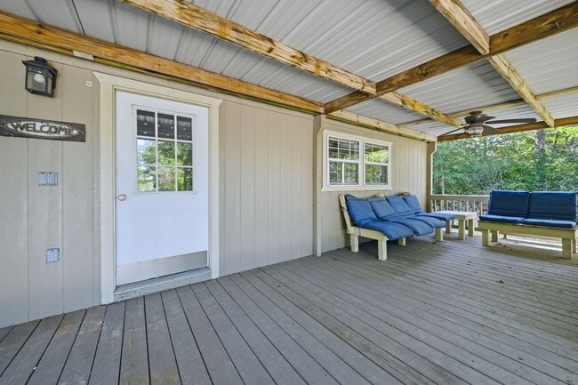 Photo - 11351 Oak Lake Rd