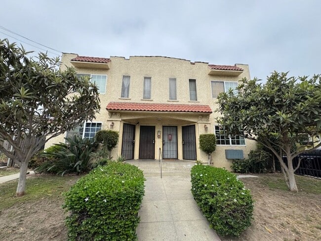 Building Photo - 733 Cerritos Ave Unit 739 Cerritos Ave Rental