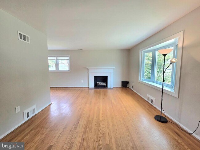 Photo - 7020 Quander Rd