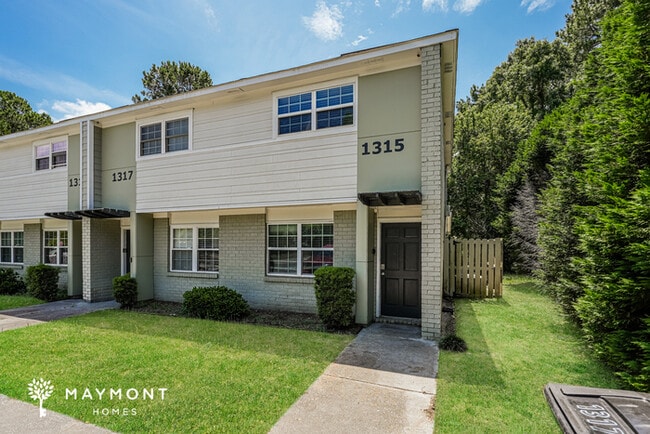 Building Photo - 1315 Mathis Ferry Rd