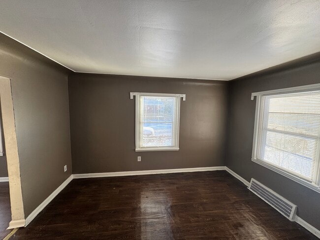 Photo - 9200 Evergreen Ave