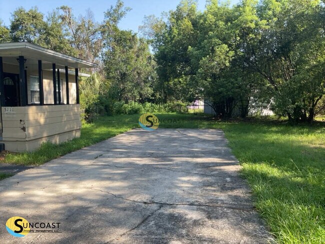 5221 Cleveland Rd